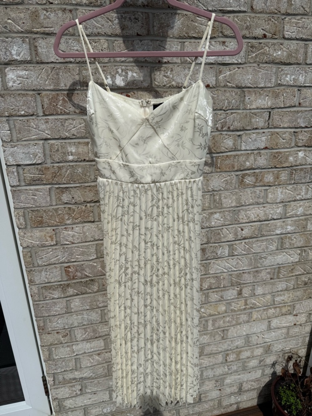 Lulus Regal Romance Ivory Floral Jacquard Pleated Satin Midi Dress, Sz small - Picture 10 of 12